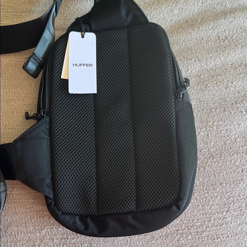 HUFFER New Zealand Crossbody Bag - Picture 6 of 7